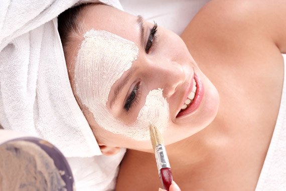 Artículo sobre el dilema del bloqueador solar y protección UV Novaderma